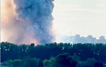 В российском Кемерово вспыхнул мощный пожар со взрывами - charter97.org - Украина - Белоруссия - Кемерово