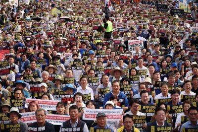 50 тысяч жителей Южной Кореи протестуют против сброса радиоактивной воды из Фукусимы - unn.com.ua - Южная Корея - Украина - Киев - Япония - Сеул