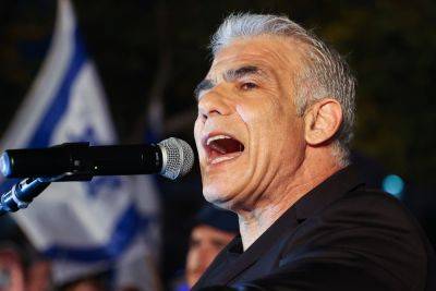 Яир Лапид - 34-я протестная суббота. Лапид: «Правительство падет скорее, чем думают» - news.israelinfo.co.il - Израиль - Тель-Авив
