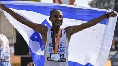 Израильский бегун завоевал серебро в марафоне на чемпионате мира - vesty.co.il - Токио - Израиль - Будапешт - штат Орегон - Эфиопия
