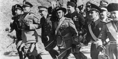 Адольф Гитлер - Бенито Муссолини - Куда побежал диктатор. Финал 22-летнего господства Муссолини был ужасным для него и его окружения — история в одном фото - nv.ua - Австрия - Украина - Англия - Швейцария - Италия - Германия - Франция - Вена - Римская Империя - Албания - Эфиопия - Чсср