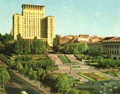 Киев в 1950-1960-х годах – Майдан Незалежности на открытках – фото - apostrophe.ua - Украина - Киев