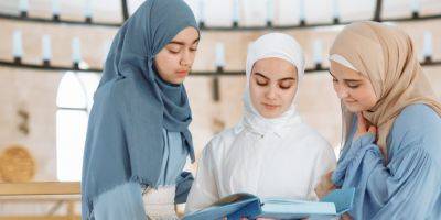 Габриэль Атталь - В школах Франции запретят носить мусульманскую одежду - nv.ua - Украина - Франция