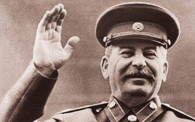 Иосиф Сталин - Между украинцами и россиянами бездна в отношении к Сталину - опрос - korrespondent.net - Россия - Украина - Киев