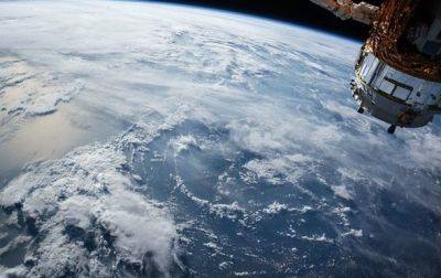 Джонатан Макдауэлл - Старый советский спутник распался возле орбиты Земли - korrespondent.net - Россия - Украина