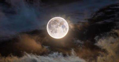 Известный астрофотограф показал эффектные снимки Голубой Луны - focus.ua - Украина