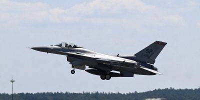 Обучение на F-16 готовы начать восемь украинских пилотов, еще 20 отправят на языковые курсы — Politico - nv.ua - США - Украина
