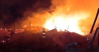 ГСЧСовцы показали тушение пожара в результате атаки по Хмельнитчине (ВИДЕО) - dsnews.ua - Россия - Украина - Гсчс