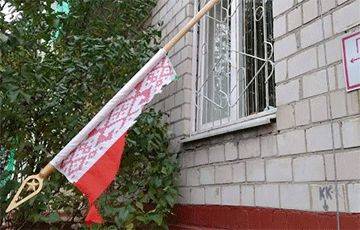 Белорусы сорвали три лукашенковских флага в Каменецком районе - charter97.org - Белоруссия - Брестская обл. - Брест - район Каменецкий