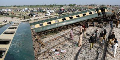 В Пакистане сошел с рельсов поезд: 30 человек погибли, более 100 раненых - nv.ua - Украина - Пакистан - Карачи