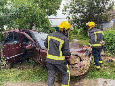 В Одесской области произошла авария: водителя из автомобиля достали спасатели | Новости Одессы - odessa-life.od.ua - Украина - Одесса - Одесская обл. - Гсчс