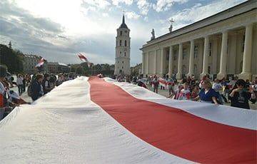 Белорусы по всему миру выходят на акции солидарности - charter97.org - Россия - США - Вашингтон - Швейцария - Белоруссия - Лондон - Польша - Вильнюс - Варшава - Гданьск - Берн - Познань
