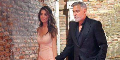 Christian Dior - Джордж Клуни - Амаль Клуни - Очаровали совместных выходом. Джордж Клуни с супругой Амаль посетили церемонию DVF Awards в Венеции - nv.ua - Россия - Украина