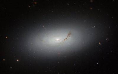 Телескоп Hubble сделал фото галактики в созвездии Секстант - korrespondent.net - Украина - Узбекистан