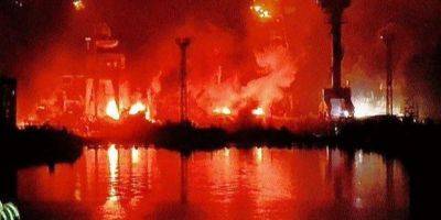 Спутники NASA зафиксировали пожары на морском заводе в Севастополе — фото - nv.ua - Россия - Украина - Крым - Севастополь