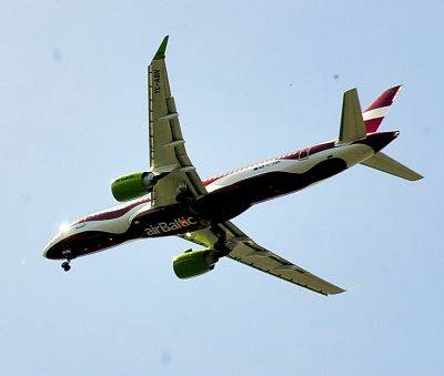 Латвийская авиакомпания airBaltic объявляет самые популярные направления августа из Вильнюса - obzor.lt - Париж - Берлин - Литва - Вильнюс - Рига - Латвия - Таллин - Амстердам