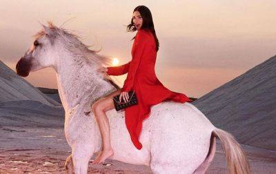 Кендалл Дженнер - Stella Maccartney - Кендалл Дженнер позировала верхом на лошади - korrespondent.net - США - Украина - Франция