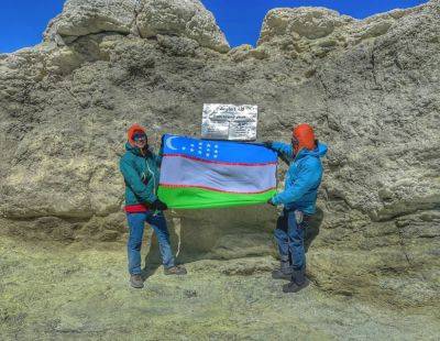 5610 метров над землей! Флаг Узбекистана поднят над самым высоким вулканом Азии - podrobno.uz - Узбекистан - Иран - Ташкент