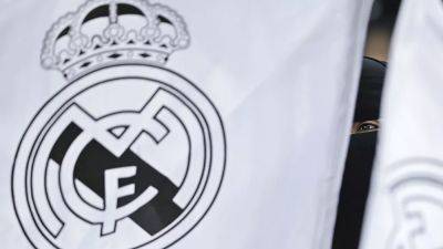 Трех игроков "Реала" задержали за распространение эротического видео с 16-летней девушкой - ru.euronews.com - Мадрид