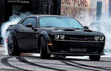 Спорткар Dodge за $80 тысяч превратили в необычную лодку - charter97.org - США - Белоруссия
