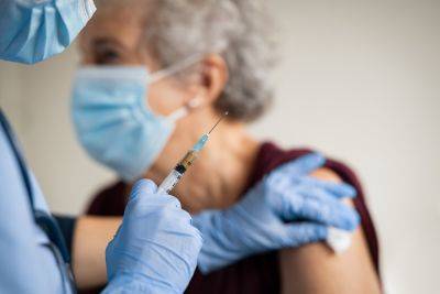 В Европе начинают бустерную вакцинацию от коронавируса. В Израиле не спешат - news.israelinfo.co.il - США - Израиль - Франция - Лос-Анджелес