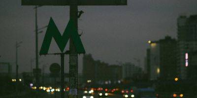 На эскалаторе станции метро. В Киеве суд оштрафовал мужчину, который без разрешения касался бедра незнакомой женщины - nv.ua - Украина - Киев