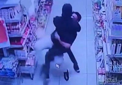 Продавец магазине в Раате обратил в бегство двух вооруженных грабителей - nashe.orbita.co.il