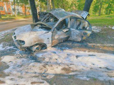 В Харькове в результате ДТП горела легковушка: водитель получил травмы (фото) - objectiv.tv - Харьковская обл. - Харьков