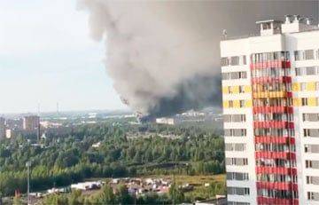 Масштабный пожар в Санкт-Петербурге: огонь охватил комбинат - charter97.org - Украина - Санкт-Петербург - Белоруссия