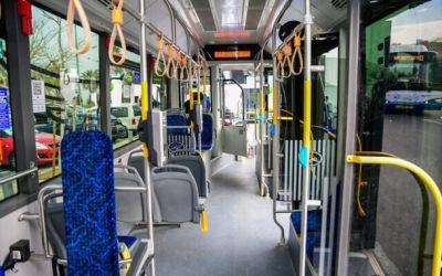 Биньямин Нетаниягу - Сексизм в общественном транспорте: водитель автобуса заявил женщине, одетой в майке, что она голая - nashe.orbita.co.il