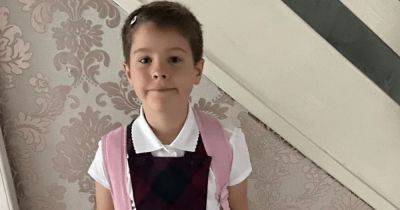 Начал "экспериментировать": 7-летний мальчик ходит в школу в одежде для девочек (фото) - focus.ua - Украина - Англия - Великобритания