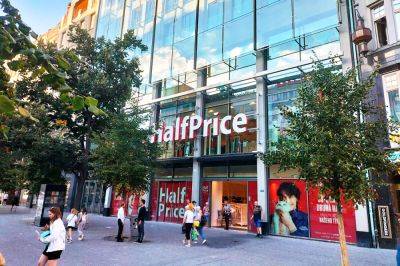 В центре Праги открылся крупнейший магазин HalfPrice - vinegret.cz - Австрия - Румыния - Венгрия - Польша - Хорватия - Словения - Чехия - Латвия - Словакия - Прага