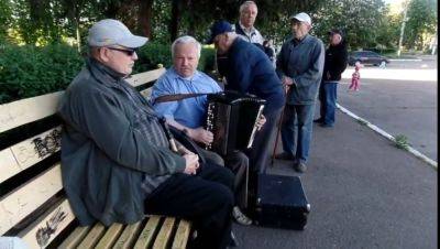 Пенсионерам доплатят по 500 гривен: кто получит в первую очередь - akcenty.com.ua - Украина