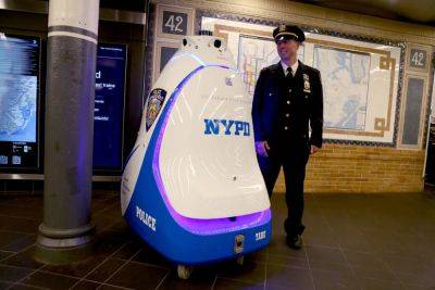 Эрик Адамс - 190-кг робот-полицейский будет патрулировать станцию метро под Таймс-Сквер в Нью-Йорке. Он больше похож на раздутого R2-D2 - itc.ua - Украина - Нью-Йорк - Нью-Йорк - Мариуполь