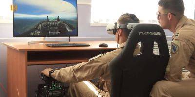 Юрий Игнат - Воздушные силы показали, как украинские пилоты учатся управлять F-16 в виртуальной реальности — видео - nv.ua - Россия - США - Украина - Англия - Дания - Голландия