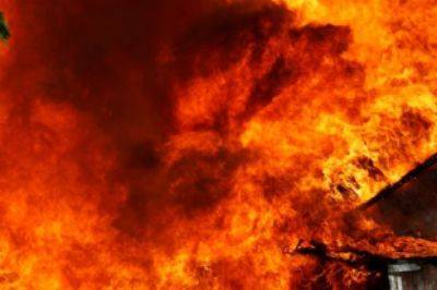 Пожар в Петербурге 3 сентября - раздались взрывы и вспыхнул пожар на нефтебазе - фото и видео - apostrophe.ua - Россия - Украина - Санкт-Петербург - Югра