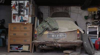 Джеймс Бонд - Aston Martin - За нее отдадут несколько квартир и частный дом: в заброшенном гараже нашли уникальную машину, пылившуюся 40 лет - hyser.com.ua - Украина - Англия