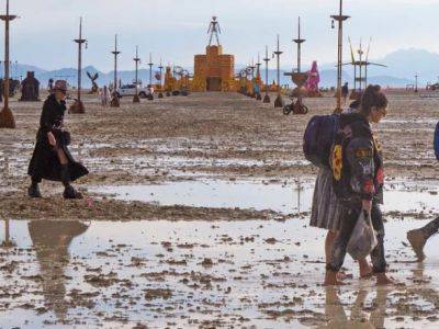 Участникам Burning Man могут в понедельник разрешить покинуть фестиваль после ливня - unn.com.ua - США - Украина - Киев - New York - шт. Невада