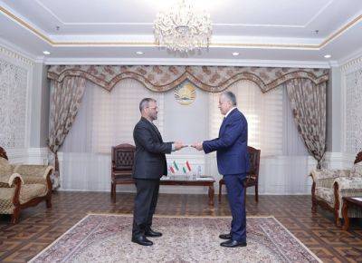 Сироджиддин Мухриддин - Новоназначенный посол Ирана вручил копии верительных грамот Министру иностранных дел Таджикистана - dialog.tj - Иран - Таджикистан