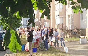 На улицах Минска появились цистерны с питьевой водой - charter97.org - Белоруссия - Минск - р-н Советский