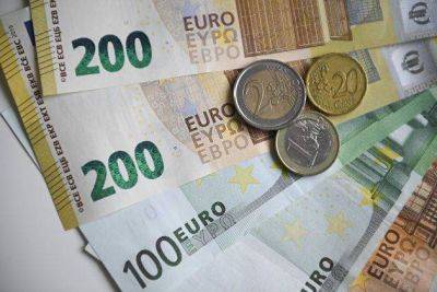 Евро снижается к доллару на макростатистике из еврозоны в ходе торгов четверга - smartmoney.one - Москва - США - Германия