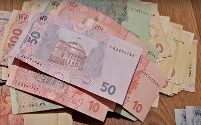 Уже с 1 октября: в Украине перестанут принимать бумажные деньги номиналом до 200 грн - ukrainianwall.com - Украина - Киев - Львов - Одесса - Харьков