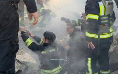 Ракетный удар по Сумам: жилой дом рухнул, из-под завалов спасают людей - politeka.net - Украина - Сумы