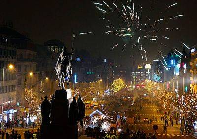 Как встретили Новый год в Праге: фото и видео - vinegret.cz - Австрия - США - Англия - Италия - Германия - Польша - Чехия - Прага
