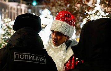 В Москве в новогоднюю ночь задержали Деда Мороза-таджика - charter97.org - Москва - Украина - Белоруссия - Таджикистан - Москве