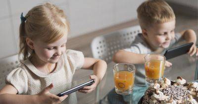 Уберите детей от экранов: всего лишь час с планшетом может навредить ребенку - focus.ua - Украина - Филадельфия