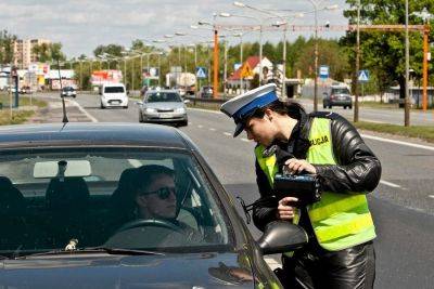 Штрафы будут заоблачными: что ждет водителей в Польше, начиная с этого года - hyser.com.ua - Украина - Польша