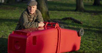 Хотел помочь: миллионер "изобрел" спальные капсулы из мусорных баков для бездомных (видео) - focus.ua - Украина - Англия - Великобритания