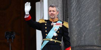 Метте Фредериксен - В Дании новый король: Фредерик Х занял престол после отречения своей матери Маргрете II, тысячи людей приветствовали его в Копенгагене — фото - nv.ua - Россия - Украина - Австралия - Дания - Копенгаген