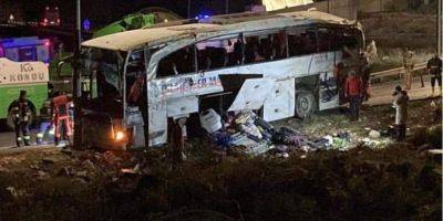 В Турции произошло ДТП с пассажирским автобусом: девять человек погибли, еще 30 получили ранения — фото - nv.ua - Украина - Турция